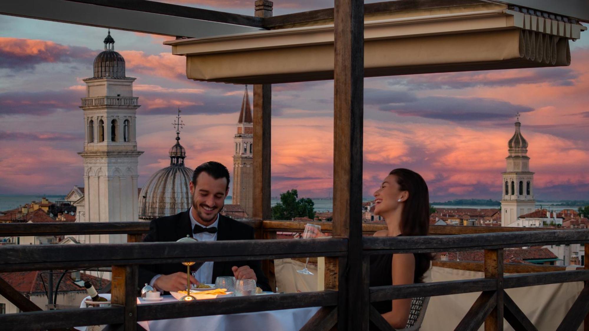 Londra Palace Venezia Kültér fotó