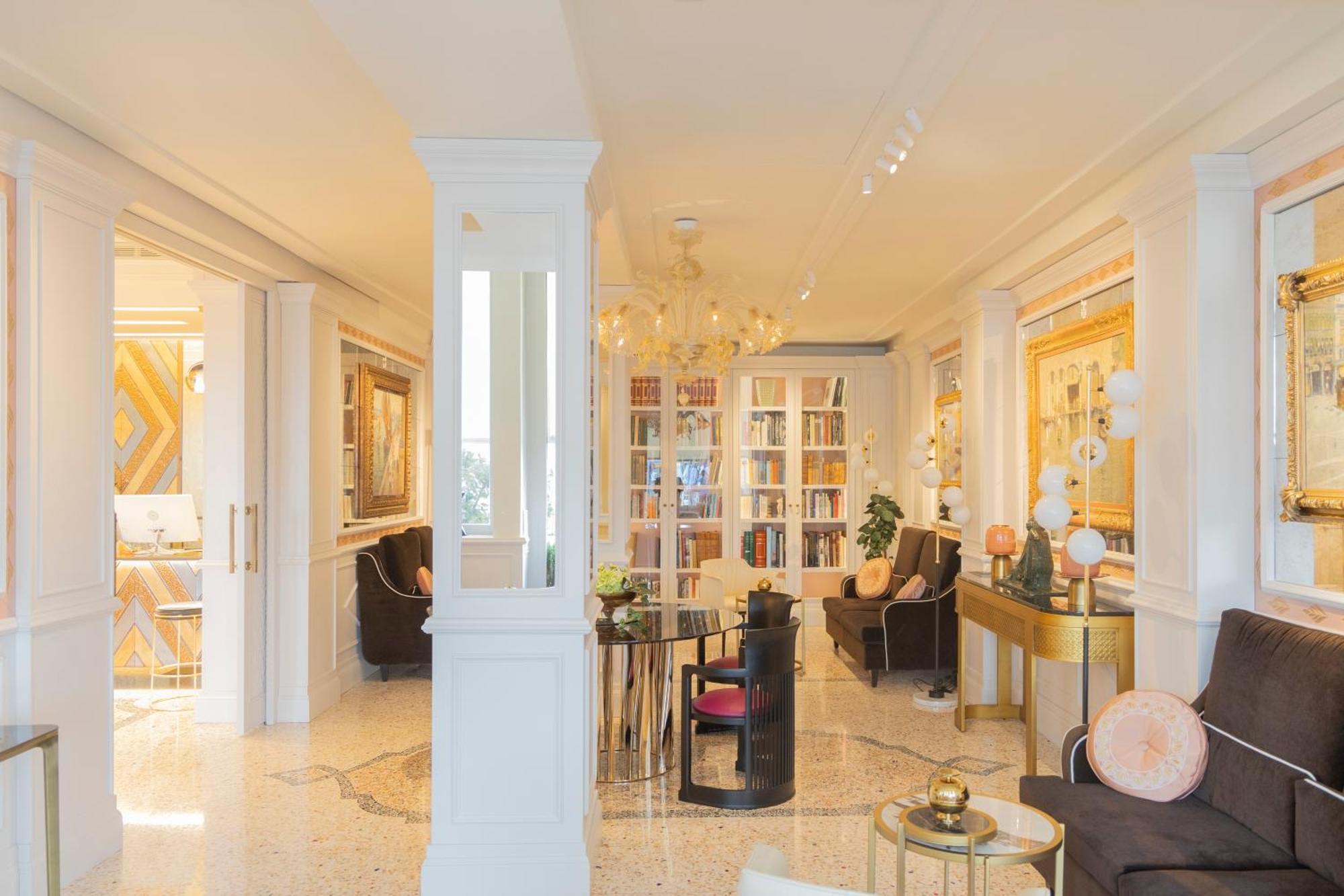 Londra Palace Venezia Kültér fotó
