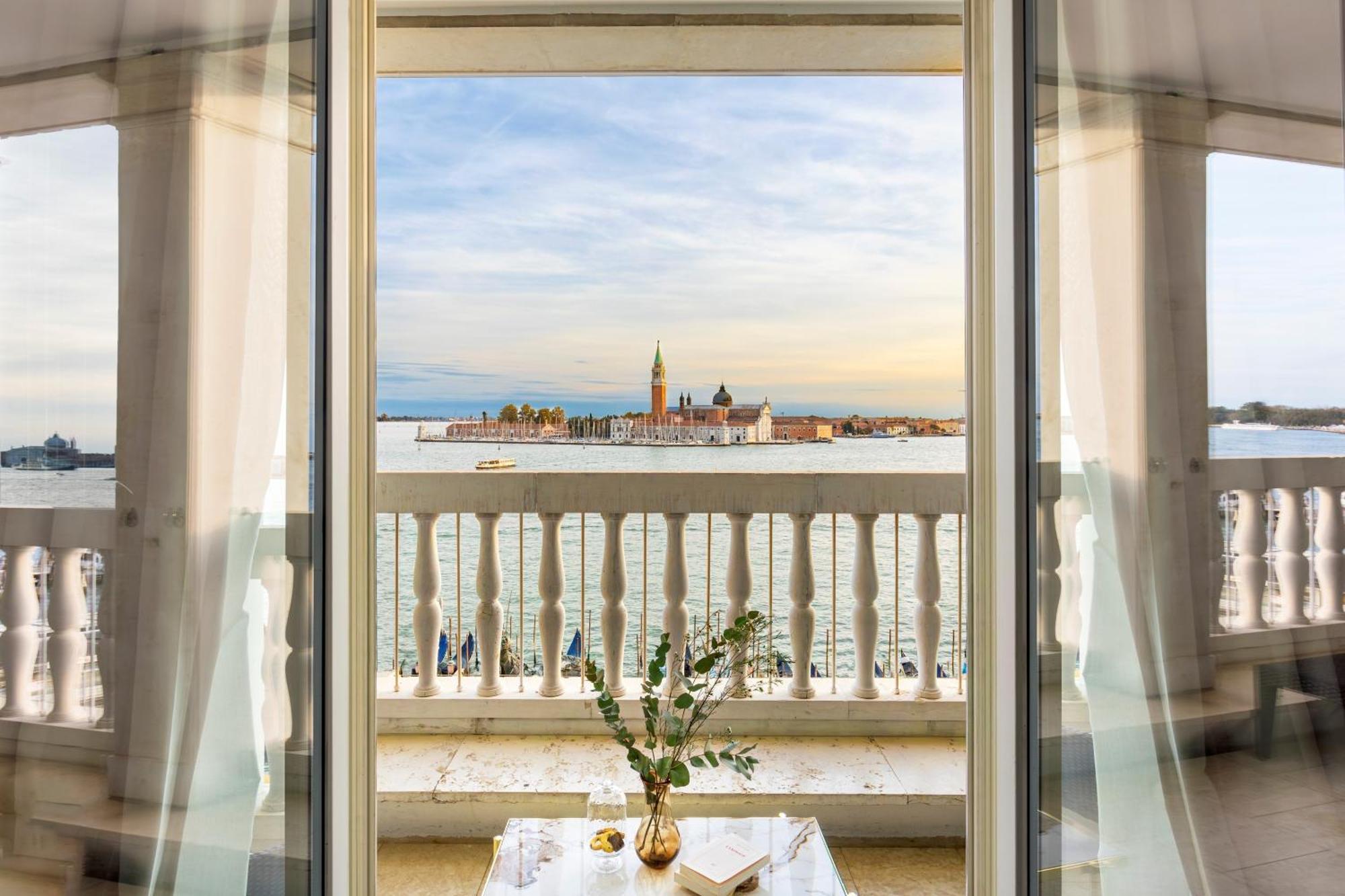 Londra Palace Venezia Kültér fotó
