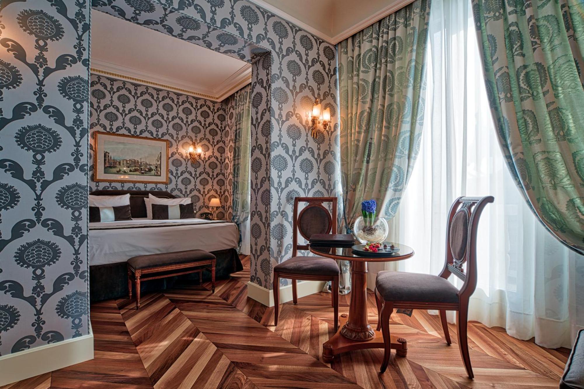 Londra Palace Venezia Kültér fotó