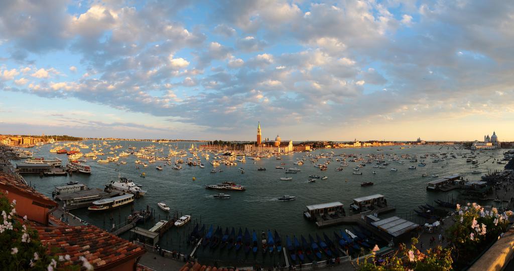 Londra Palace Venezia Kültér fotó